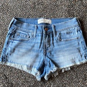 Women’s Low rise denim shorts A&F size 2